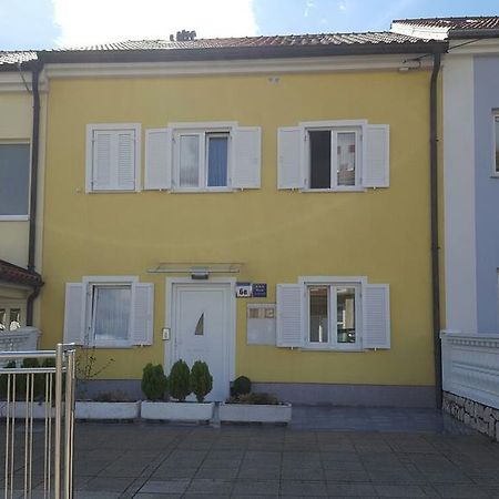 Apartamento Haus Ella Novi Vinodolski Exterior foto