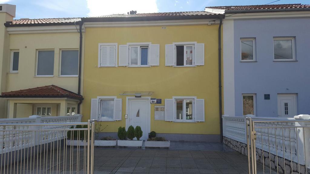 Apartamento Haus Ella Novi Vinodolski Exterior foto